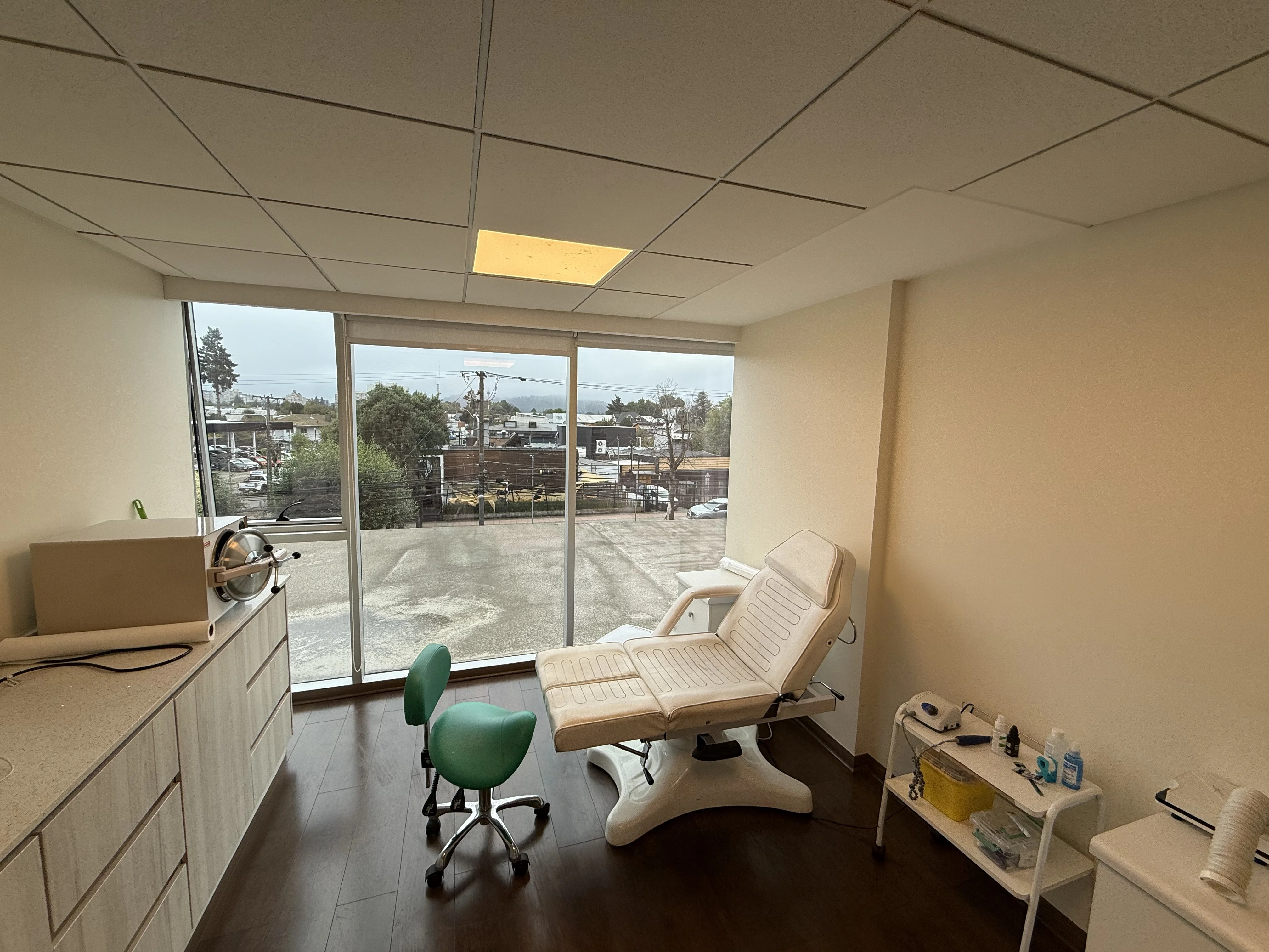 Sala de consulta de podología en Temuco